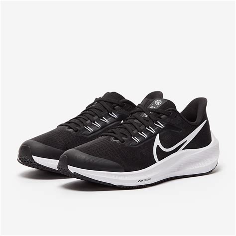 nike sportschuhe jungen schwarz weißes logo|Nike Jungenschuhe im Online.